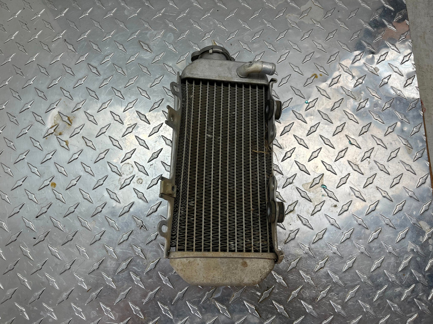 OEM HONDA CRF150R RIGHT RADIATOR PART# 19010-KSE-003