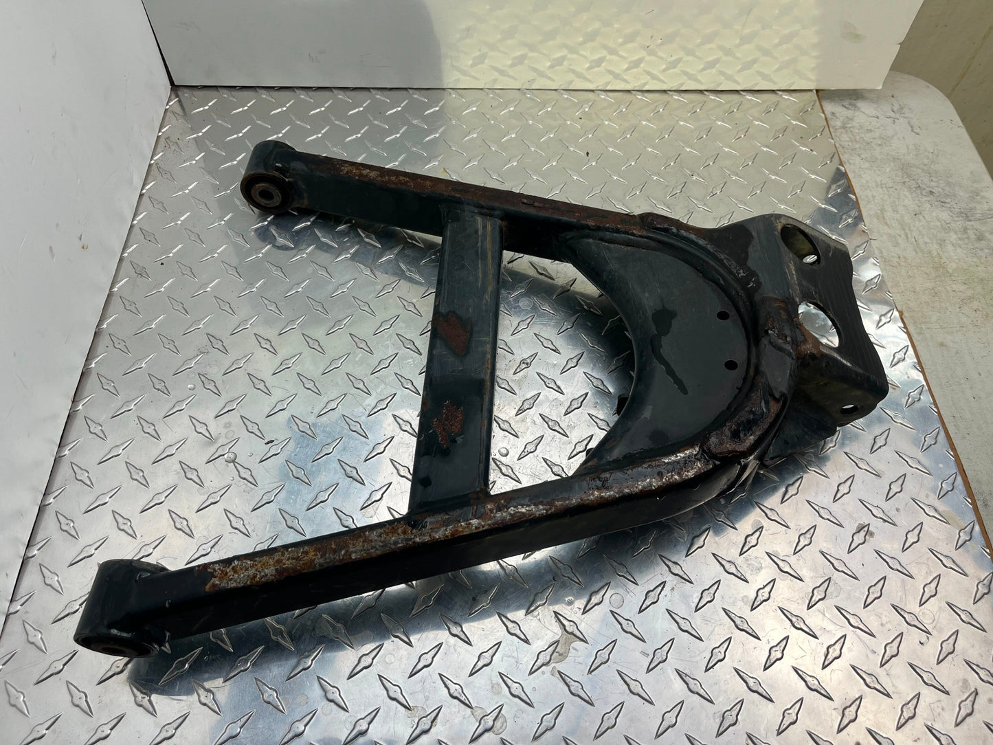 OEM HONDA PIONEER 1000 RIGHT REAR LOWER A-ARM PART# 52350-HL4-F00ZB