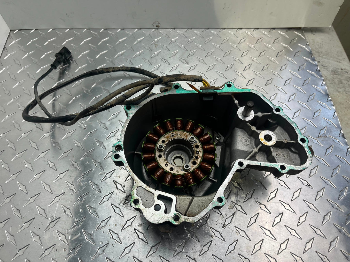 OEM CAN-AM OUTLANDER IGNITION COVER & STATOR PART# 420611130 & 420296907