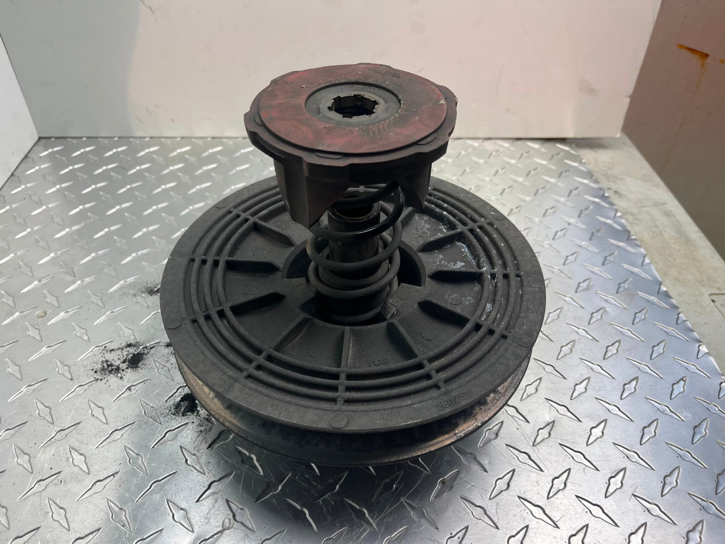 OEM CAN-AM OUTLANDER SECONDARY CLUTCH PART# 420684672