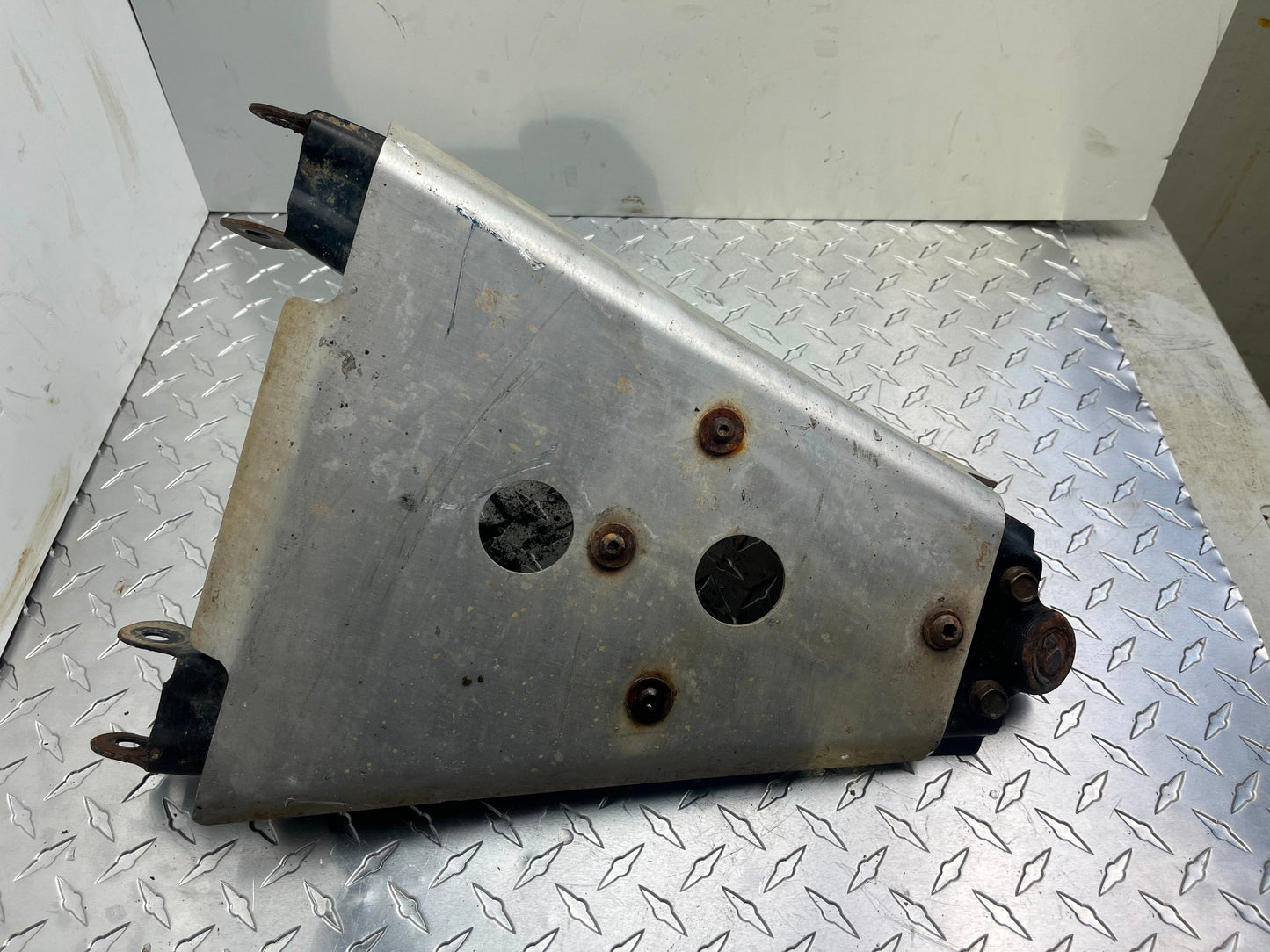 OEM CAN-AM OUTLANDER LEFT FRONT LOWER PART# 706200509