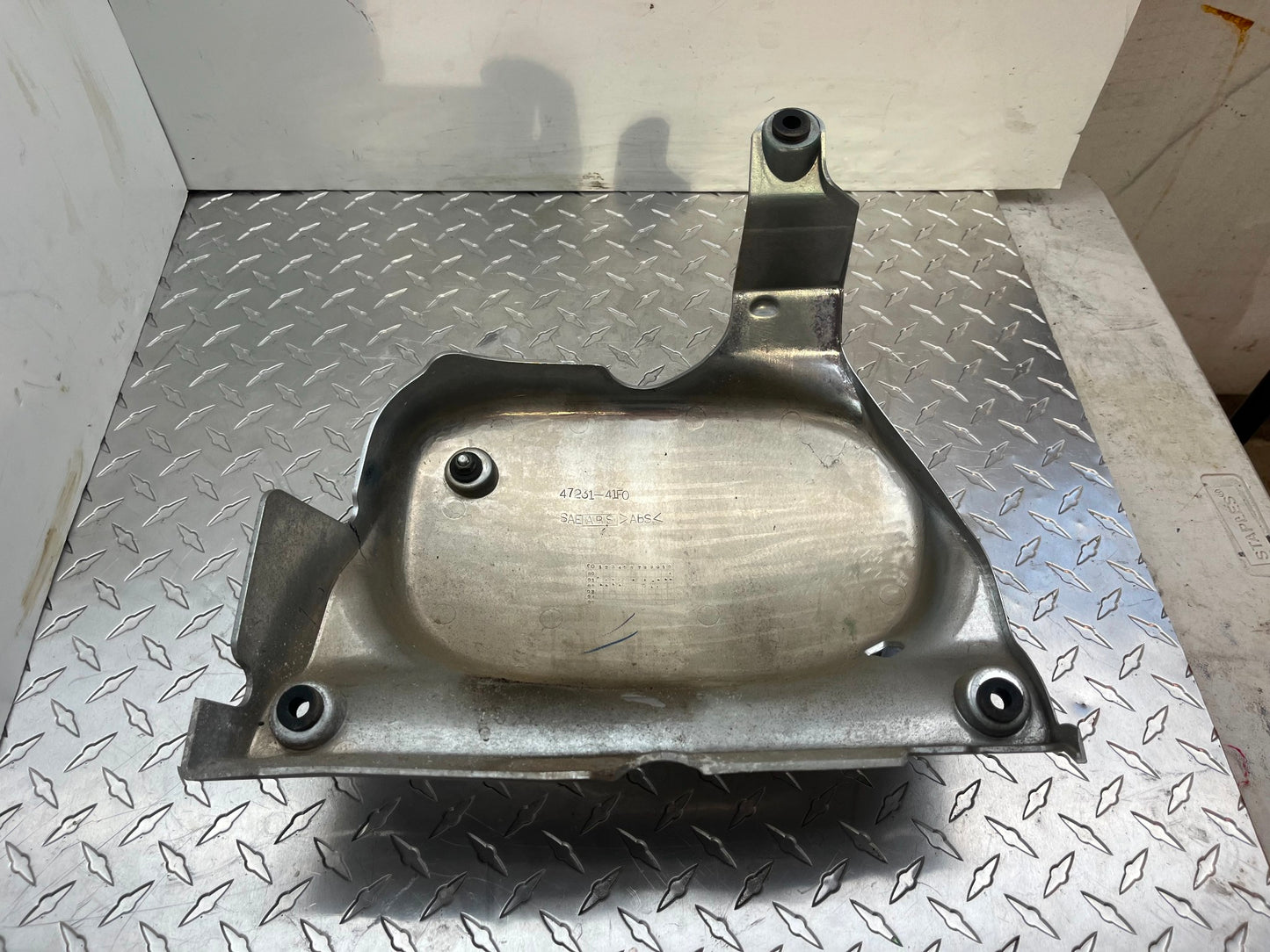 OEM SUZUKI VOLUSIA 800 SIDE COVER CHROME PART# 47231-41F00