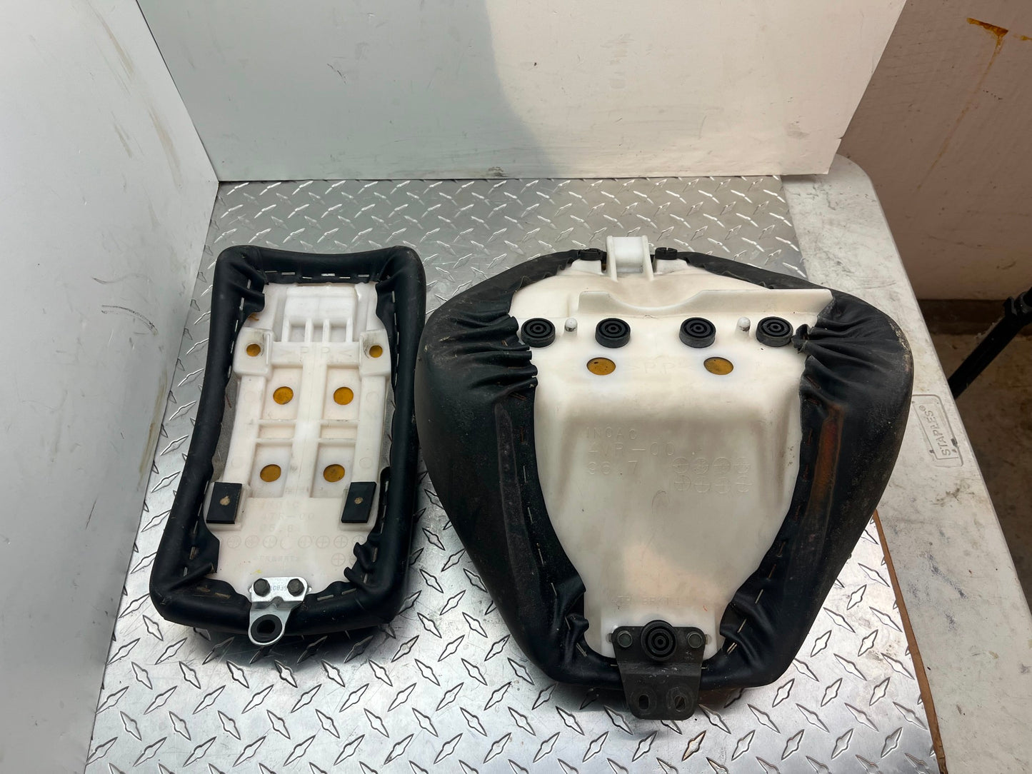 OEM YAMAHA XVS 650 V-STAR SEAT PART# 4VR-24710-10-00 & 4TR-24750-00-00