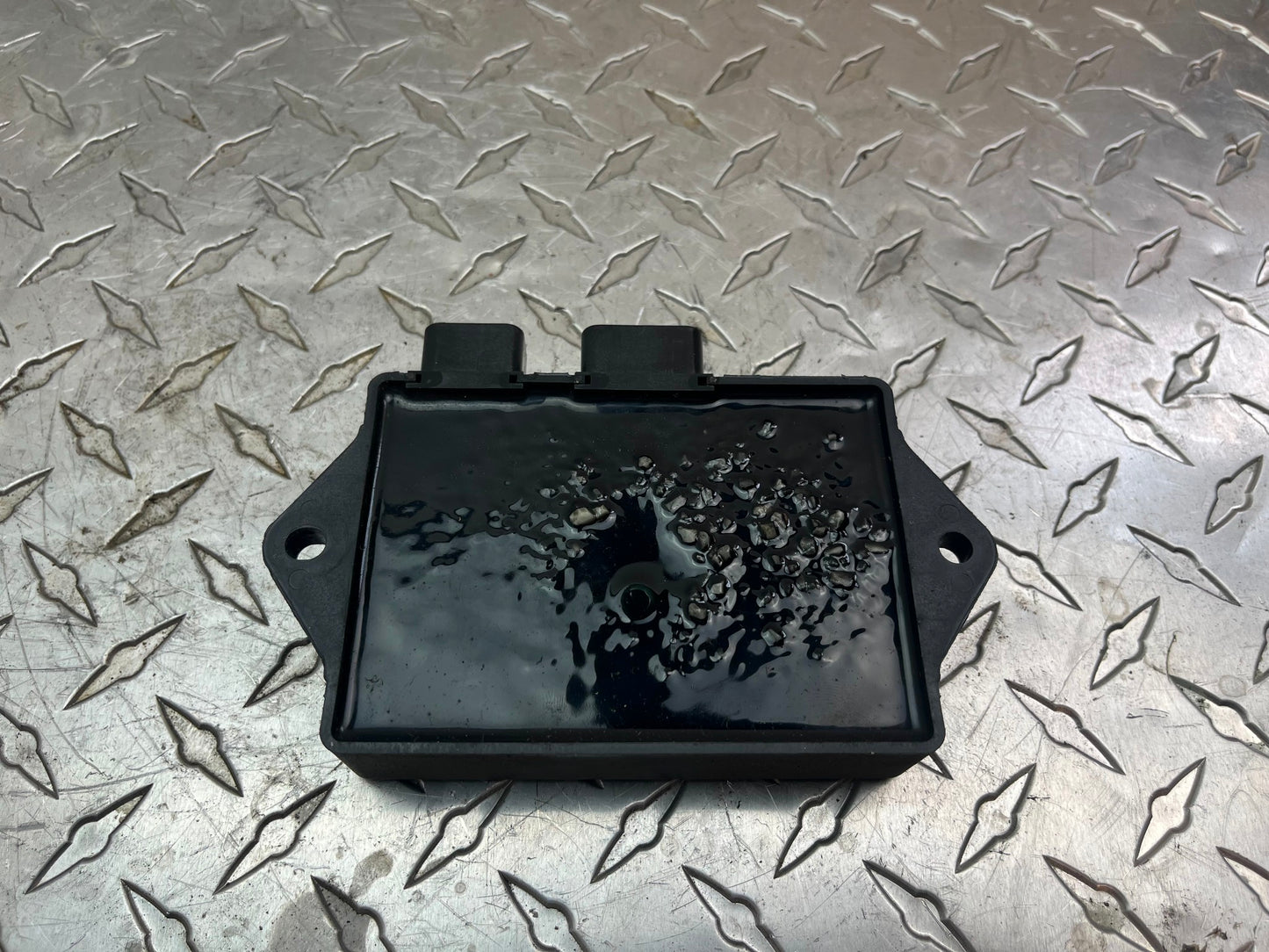 OEM YAMAHA XVS 650 V-STAR CUSTOM IGNITOR UNIT PART# 5BN-82305-01-00