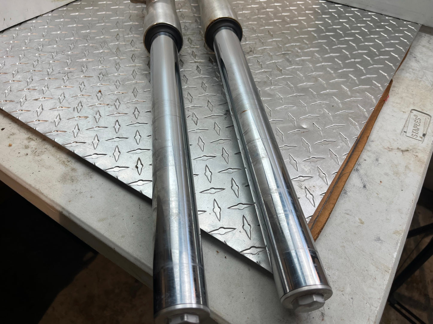 OEM YAMAHA XVS 650 V-STAR CUSTOM FRONT FORKS PART# 4VR-23102-01-00