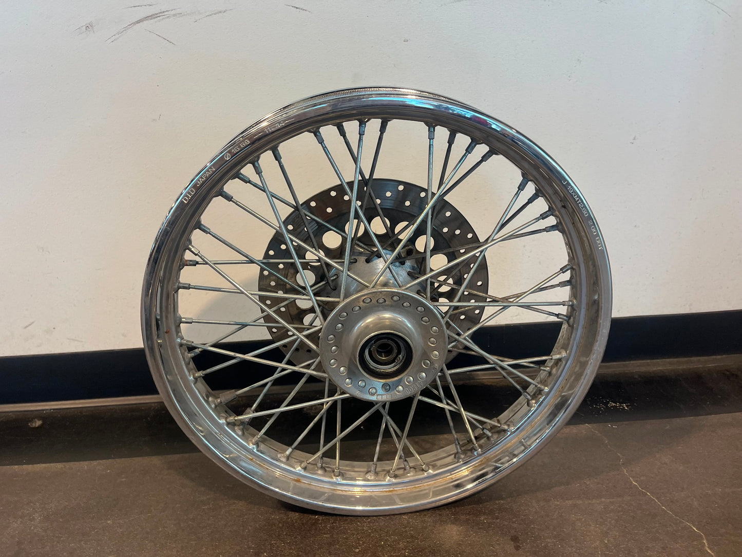 OEM YAMAHA XVS 650 V-STAR FRONT WHEEL PART# 4TR-25111-00-00