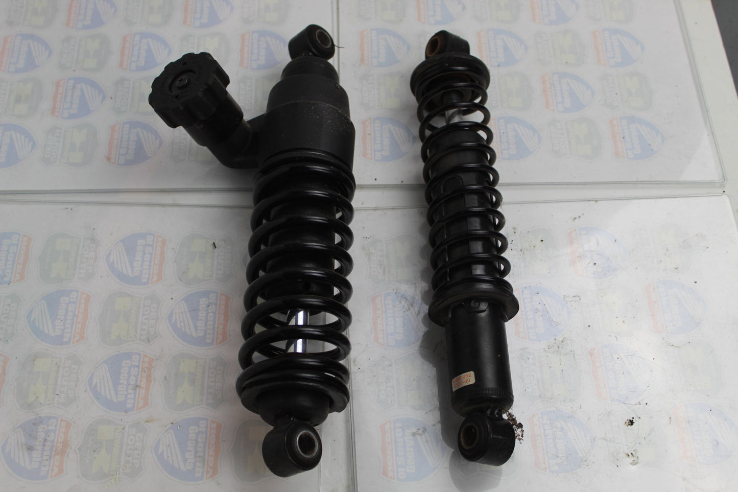 FLH CVO HARLEY DAVIDSON REAR SHOCKS 54674-10 54675-10