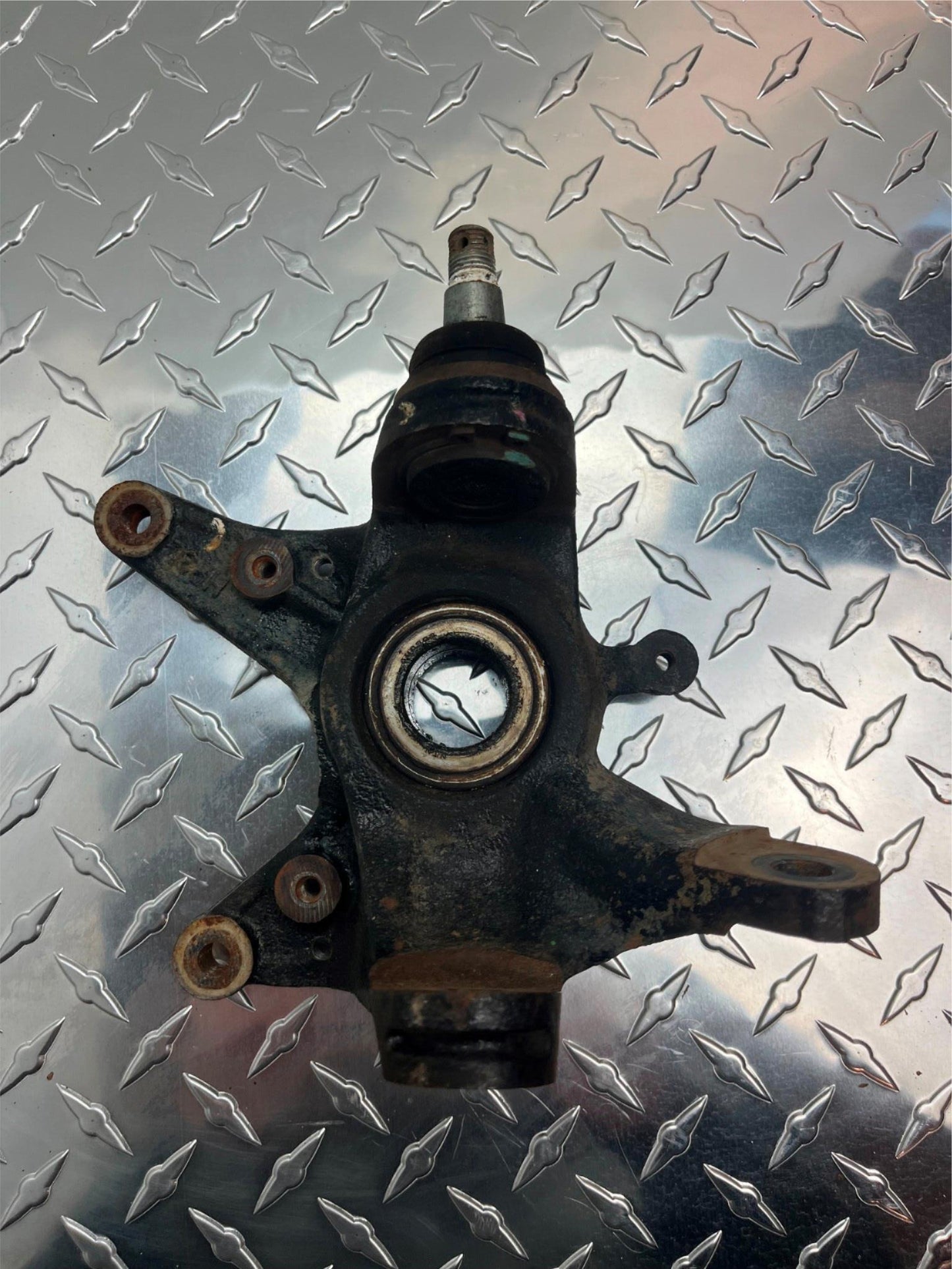 OEM HONDA TRX 500 FOREMAN FM1 LEFT FRONT KNUCKLE ASSY PART# 51250-HR3-A20