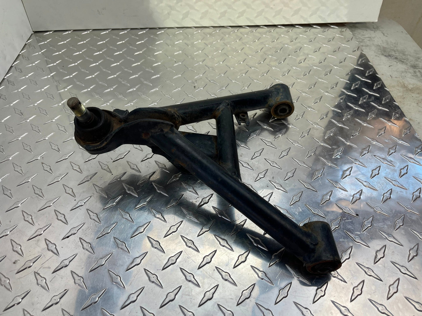 OEM HONDA TRX 300 FOURTRAX RIGHT FRONT UPPER ARM ASSY PART# 51370-HM4-A10