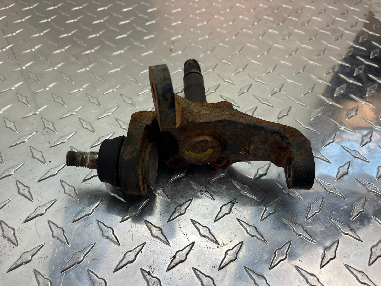 OEM HONDA TRX 300 FOURTRAX LEFT KNUCKLE ASSY PART# 51250-HM4-930