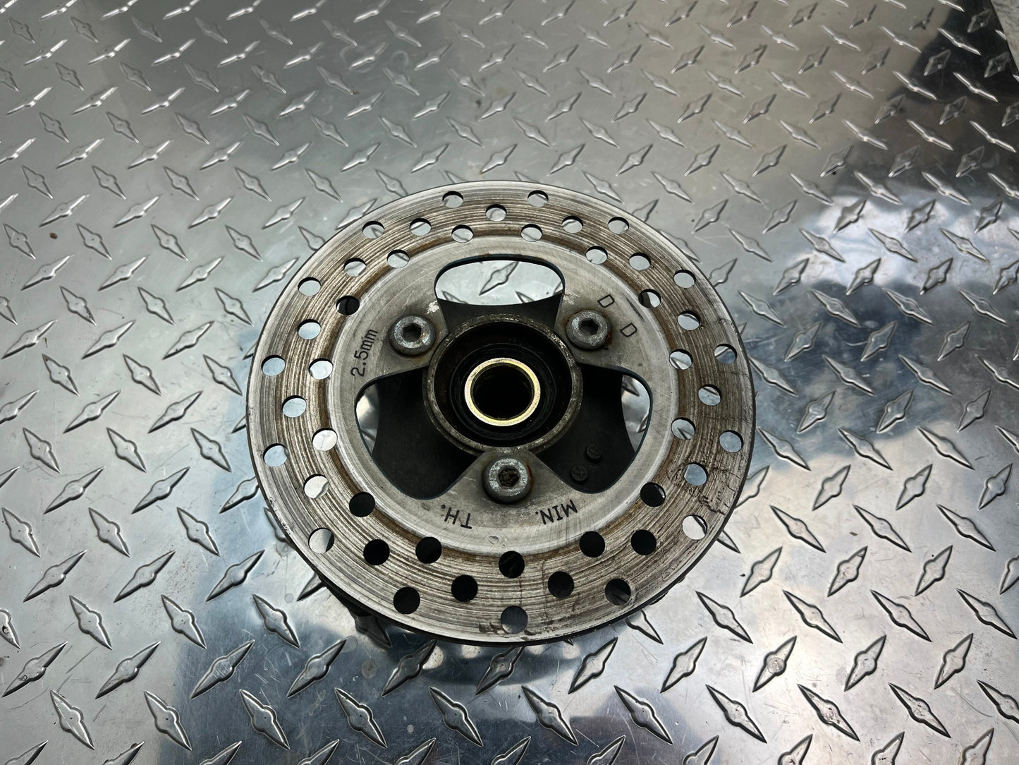 OEM HONDA TRX 450R SPORTRAX FRONT HUB ASSY PART# 44615-HP1-000