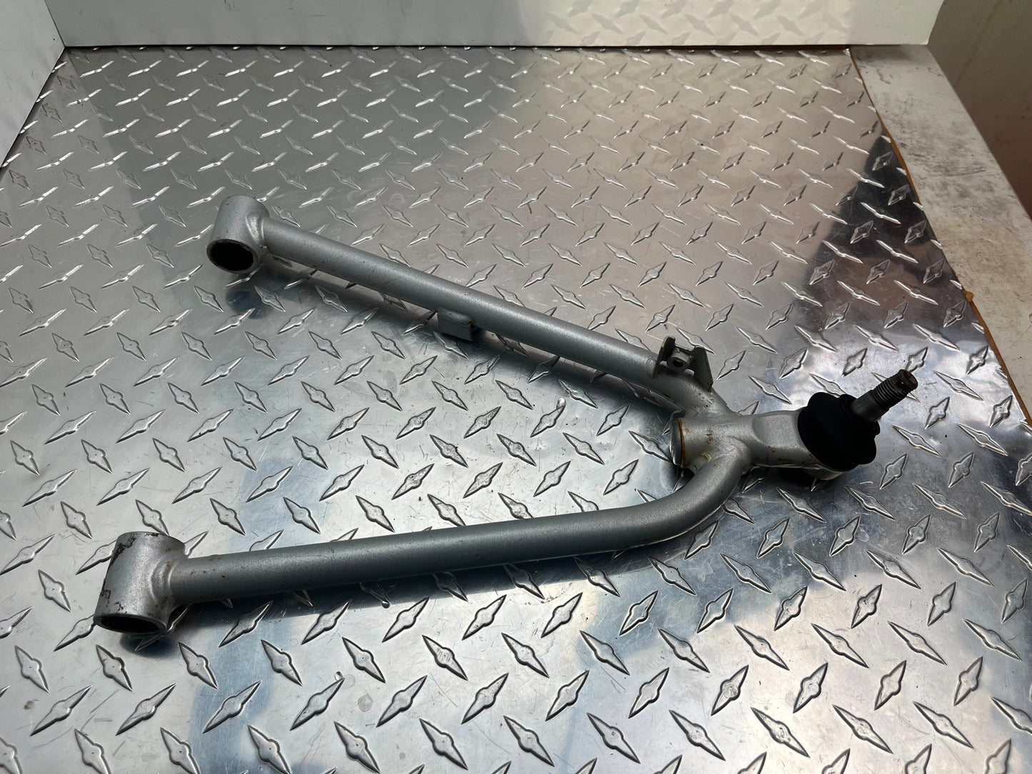 OEM HONDA TRX 450R SPORTRAX RIGHT FRONT UPPER A-ARM PART# 51370-HP1-000