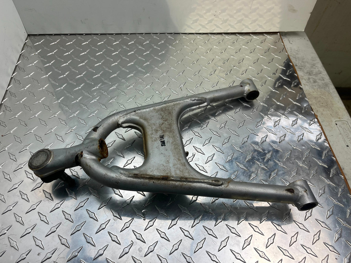 OEM HONDA TRX 450R SPORTRAX LEFT FRONT LOWER A-ARM PART# 51360-HP1-000