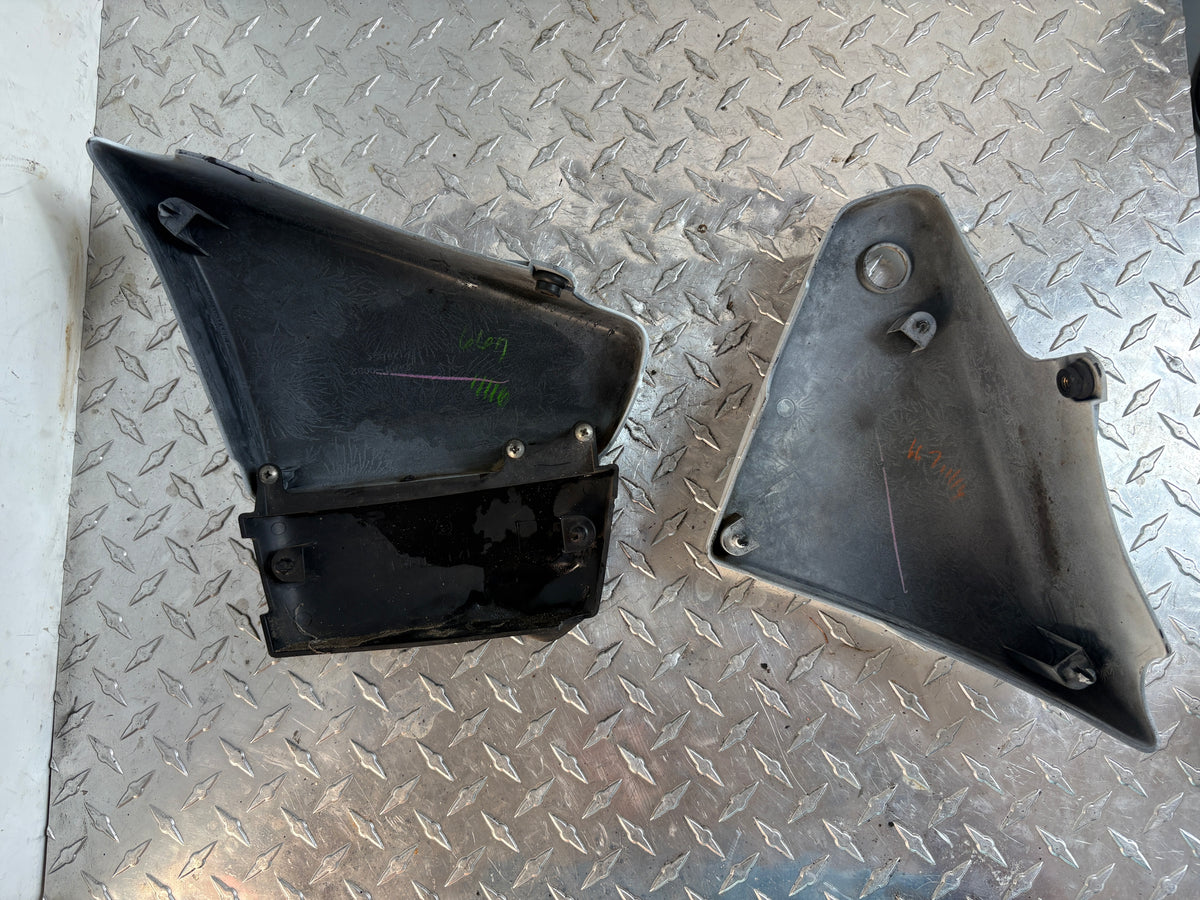 2008 VULCAN 900 CLASSIC SIDE COVERS LT36001-0081-667 36001-0082-667