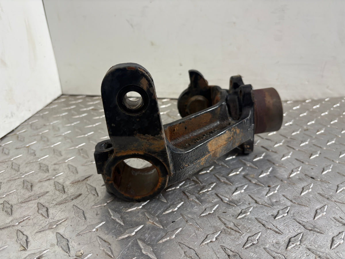 2008-2020 FRONT RIGHT KNUCKLE 39186-0075